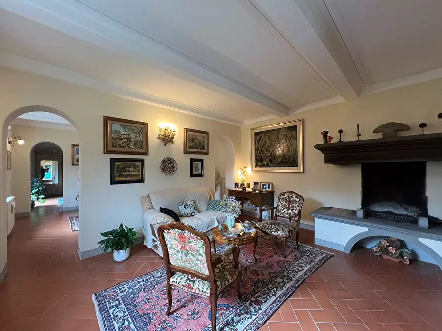 Immagine 25 di Casa colonica in vendita  a Vinci