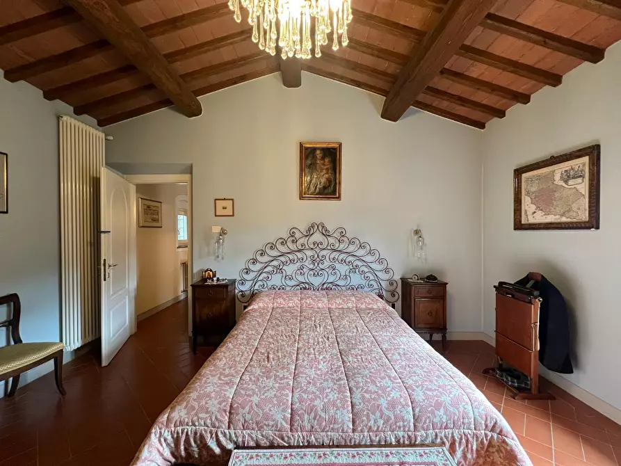 Immagine 32 di Casa colonica in vendita  a Vinci