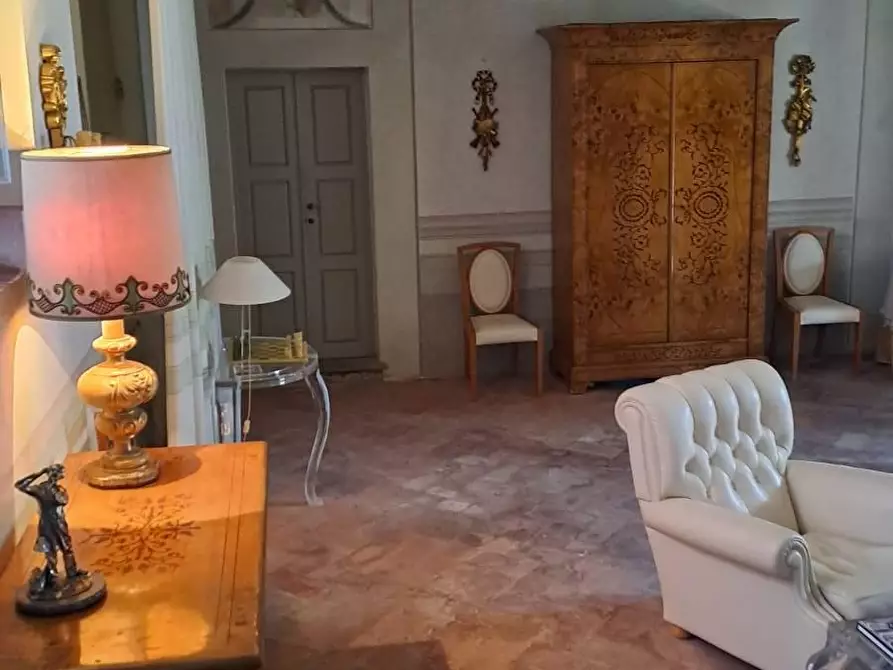 Immagine 12 di Villa in affitto  a Cascina