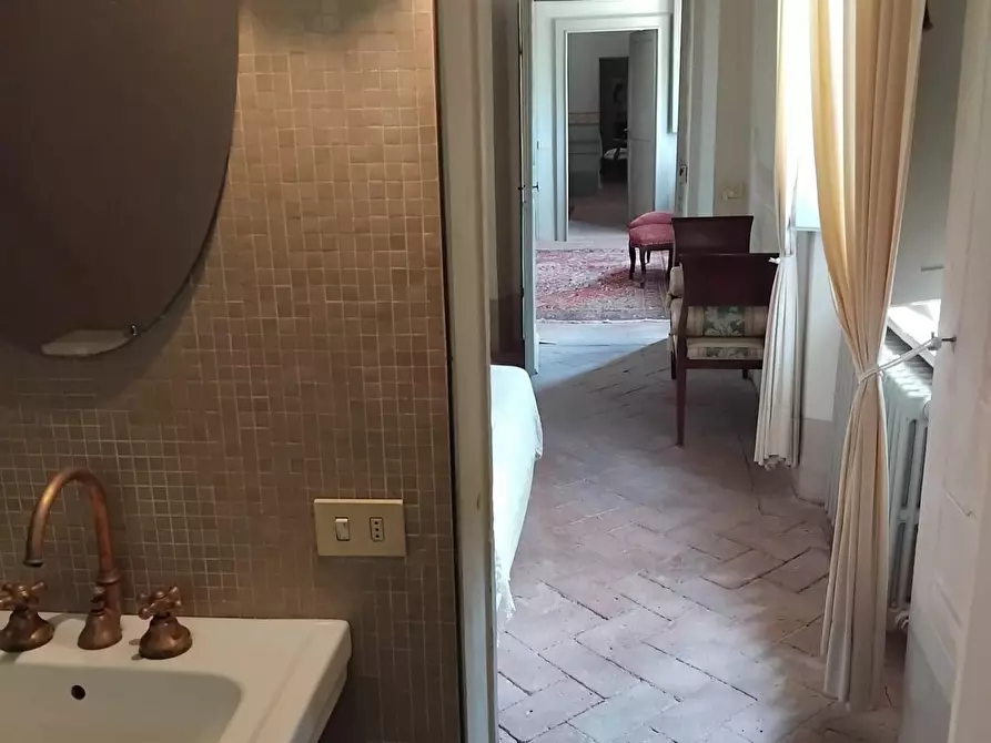 Immagine 44 di Villa in affitto  a Cascina