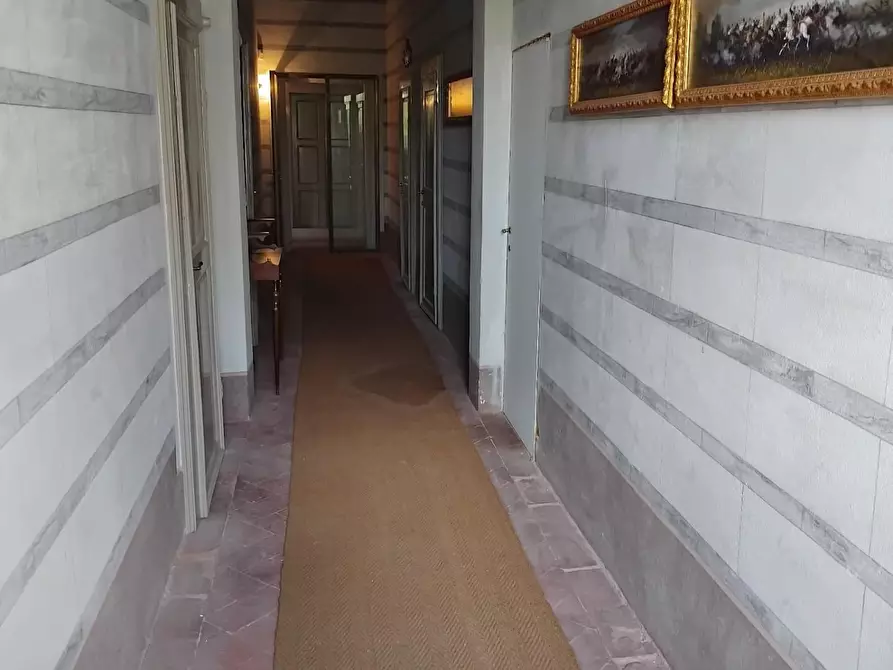 Immagine 48 di Villa in affitto  a Cascina