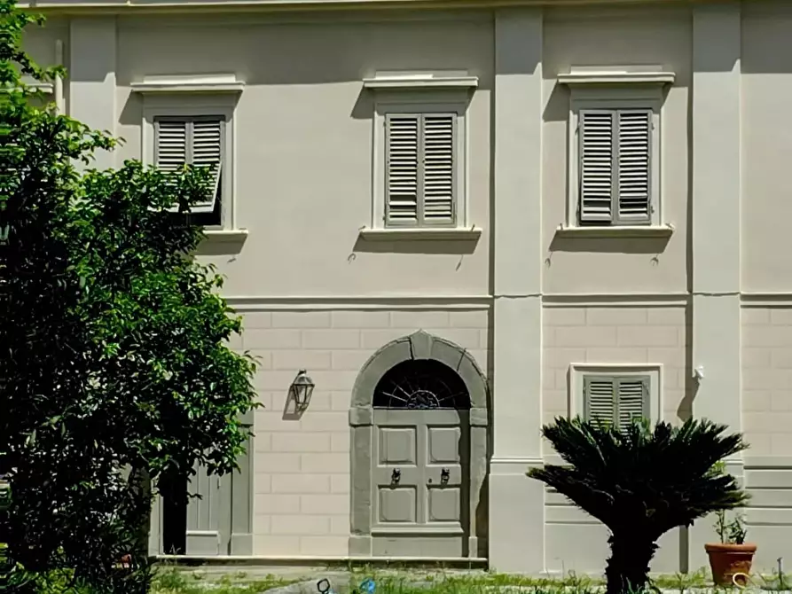 Immagine 1 di Villa in affitto  a Cascina
