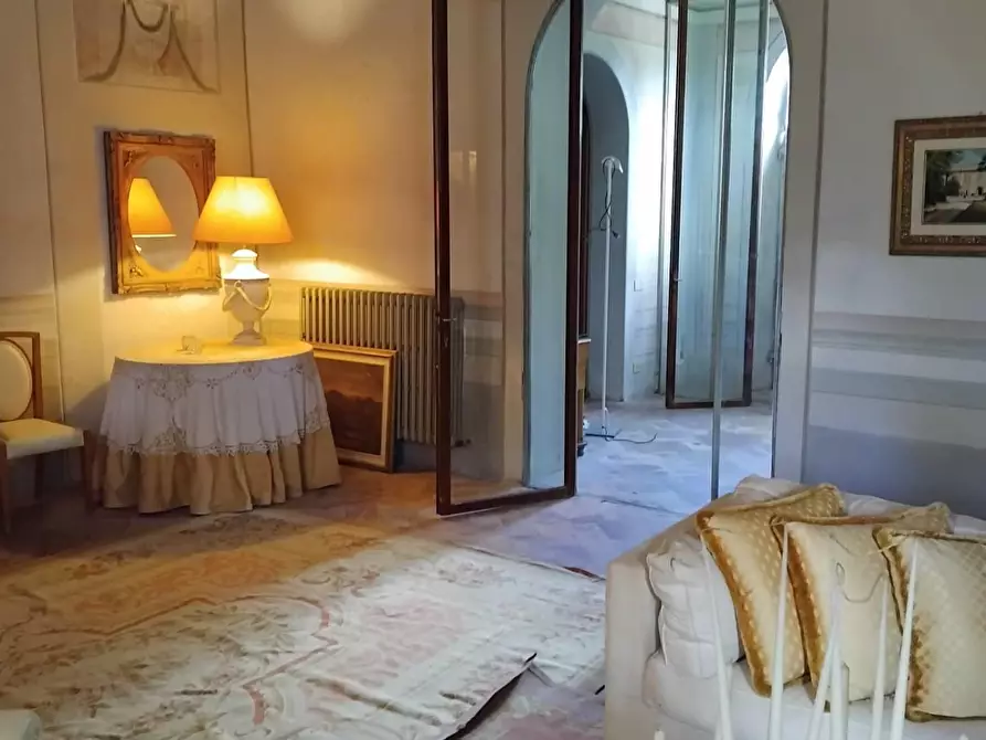 Immagine 19 di Villa in affitto  a Cascina