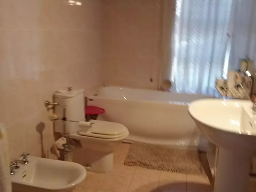 Immagine 9 di Casa indipendente in vendita  a Carrara