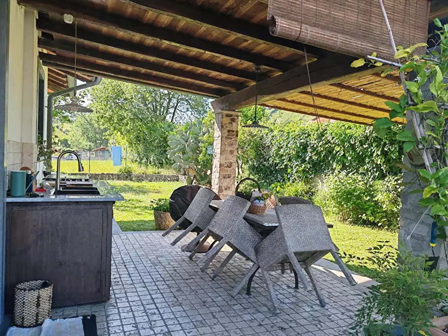 Immagine 9 di Villa in vendita  a Massa