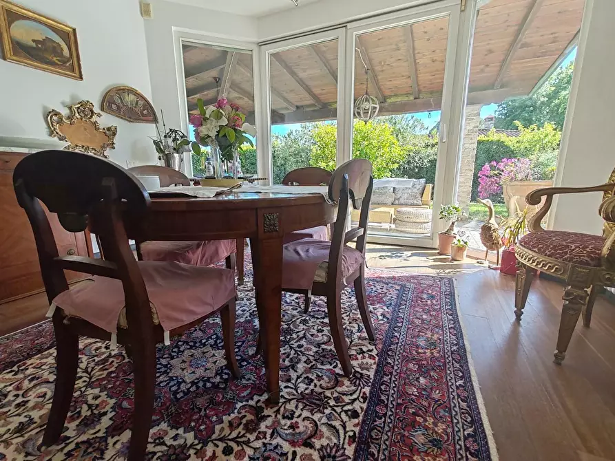 Immagine 3 di Villa in vendita  a Massa