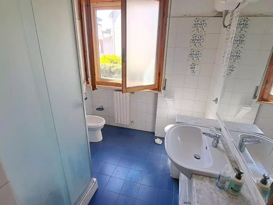 Immagine 16 di Appartamento in vendita  a Rosignano Marittimo