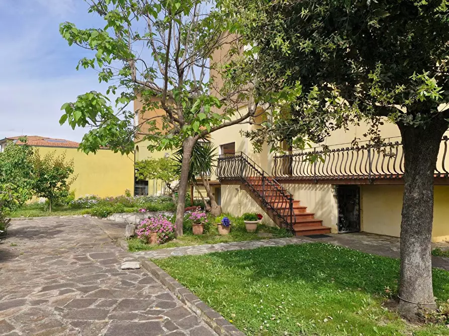 Immagine 3 di Villetta a schiera in vendita  a Campiglia Marittima