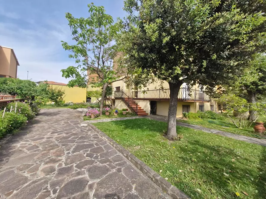 Immagine 1 di Villetta a schiera in vendita  a Campiglia Marittima