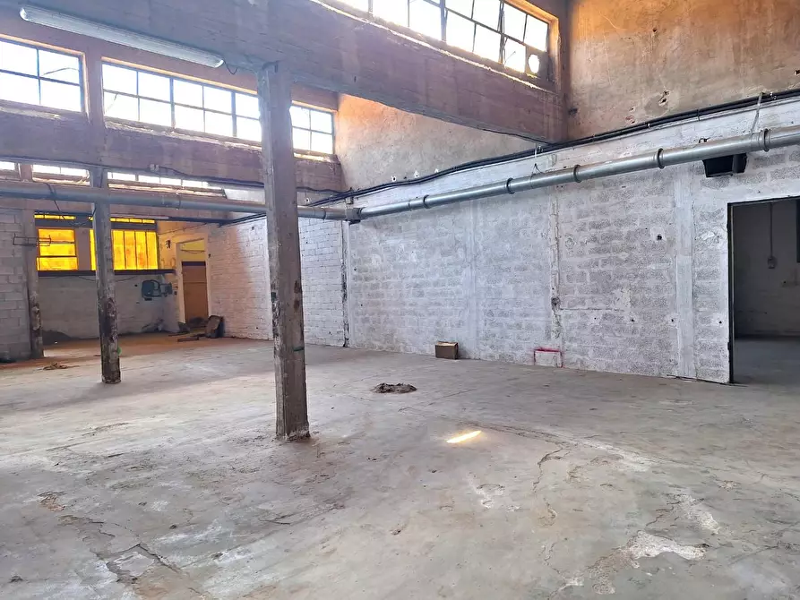 Immagine 1 di Magazzino in affitto  a Porcari