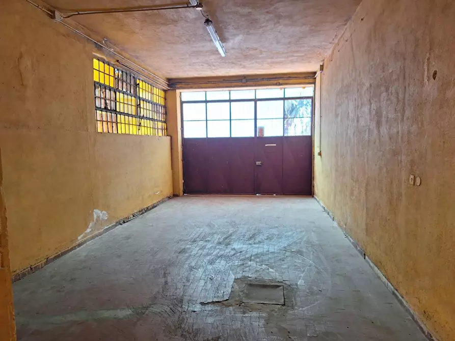 Immagine 9 di Magazzino in affitto  a Porcari