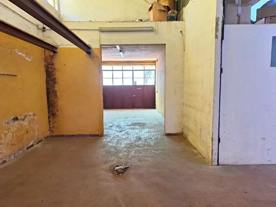 Immagine 6 di Magazzino in affitto  a Porcari