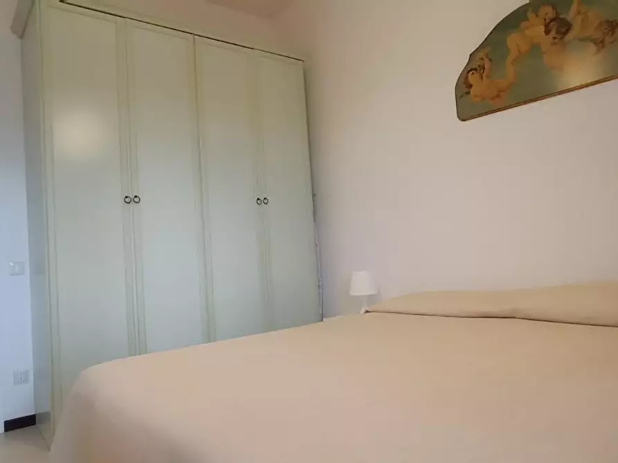 Immagine 11 di Appartamento in vendita  a Viareggio