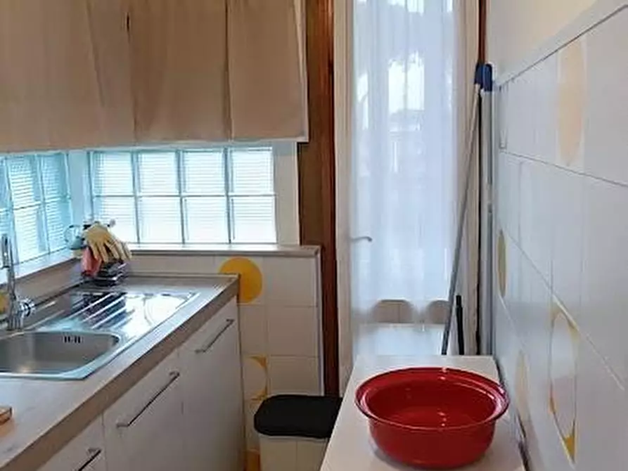 Immagine 8 di Appartamento in vendita  a Viareggio