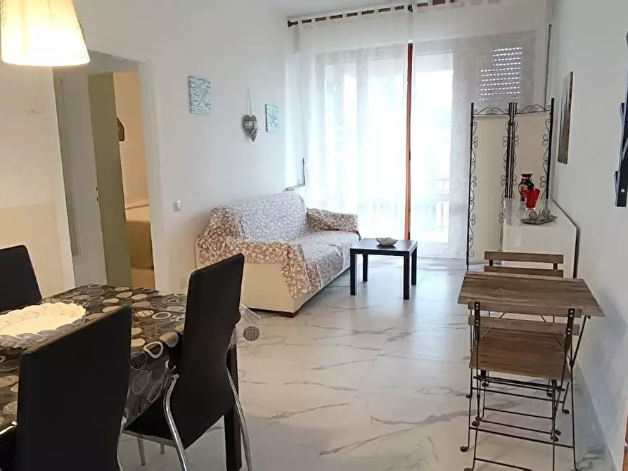 Immagine 4 di Appartamento in vendita  a Viareggio