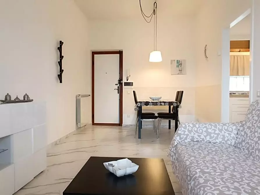 Immagine 1 di Appartamento in vendita  a Viareggio