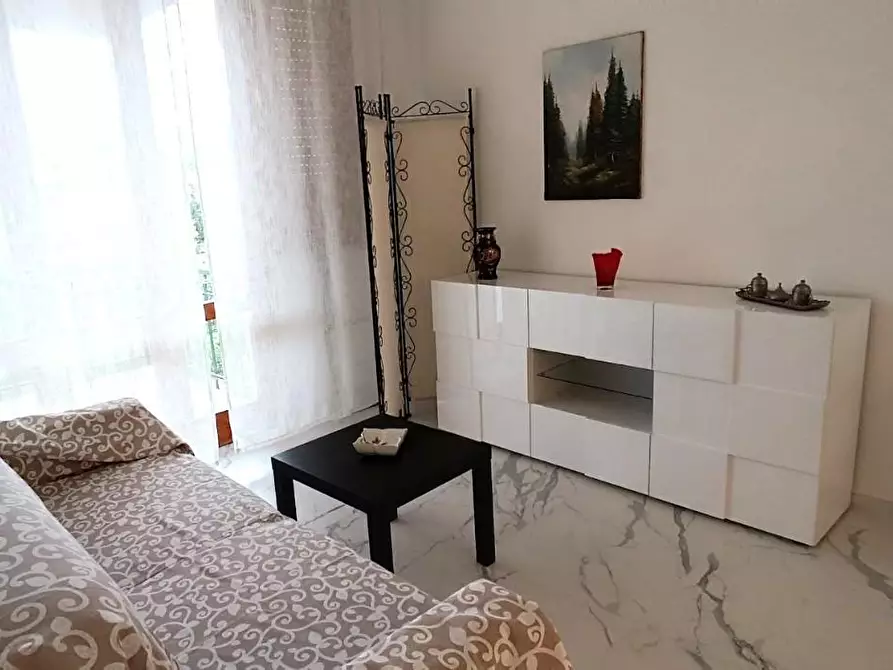 Immagine 2 di Appartamento in vendita  a Viareggio
