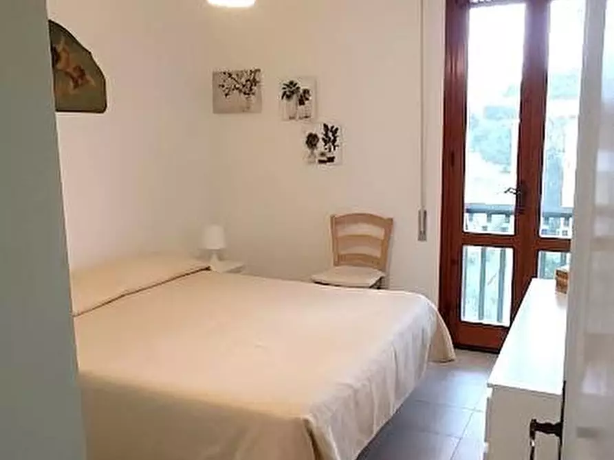 Immagine 13 di Appartamento in vendita  a Viareggio