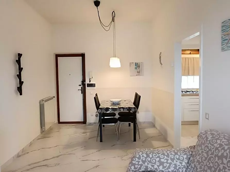 Immagine 6 di Appartamento in vendita  a Viareggio