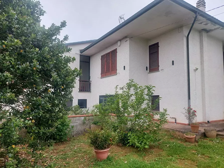 Immagine 3 di Villa in vendita  a Castelfranco Di Sotto