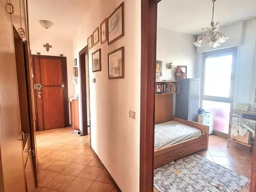 Immagine 6 di Appartamento in vendita  a Viareggio