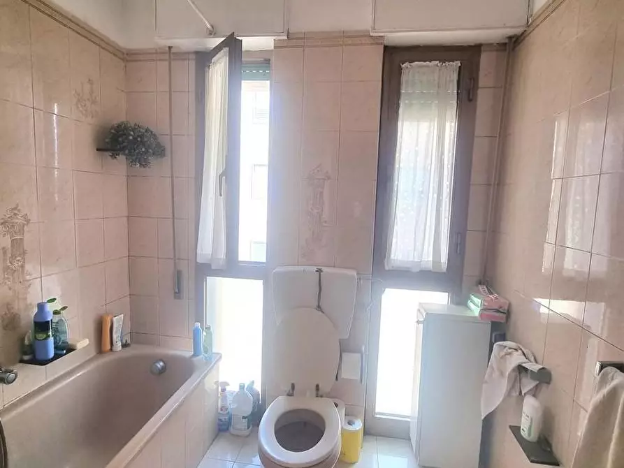 Immagine 7 di Appartamento in vendita  a Viareggio