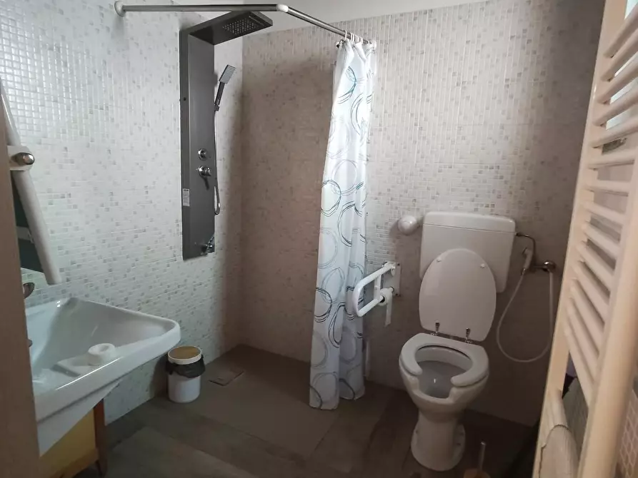 Immagine 10 di Rustico / casale in vendita  a Villa Collemandina
