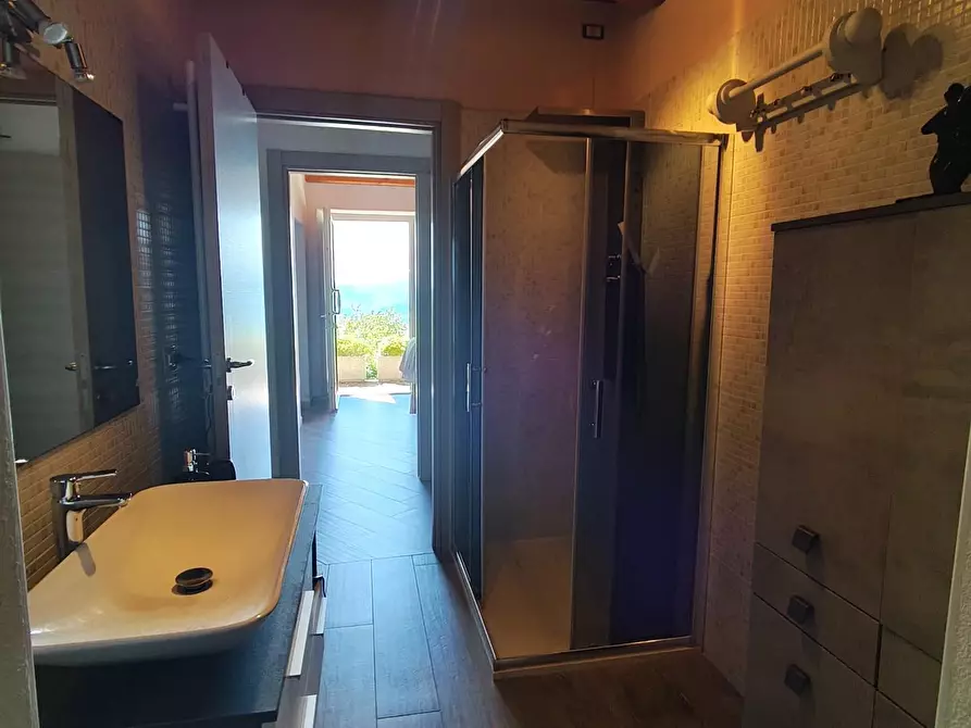 Immagine 42 di Rustico / casale in vendita  a Villa Collemandina