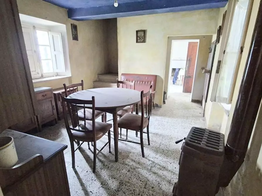 Immagine 14 di Rustico / casale in vendita  a Camaiore