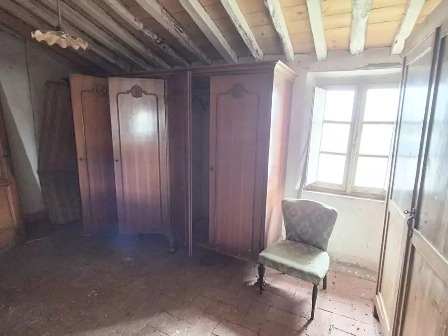 Immagine 27 di Rustico / casale in vendita  a Camaiore
