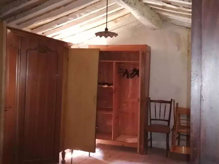 Immagine 25 di Rustico / casale in vendita  a Camaiore