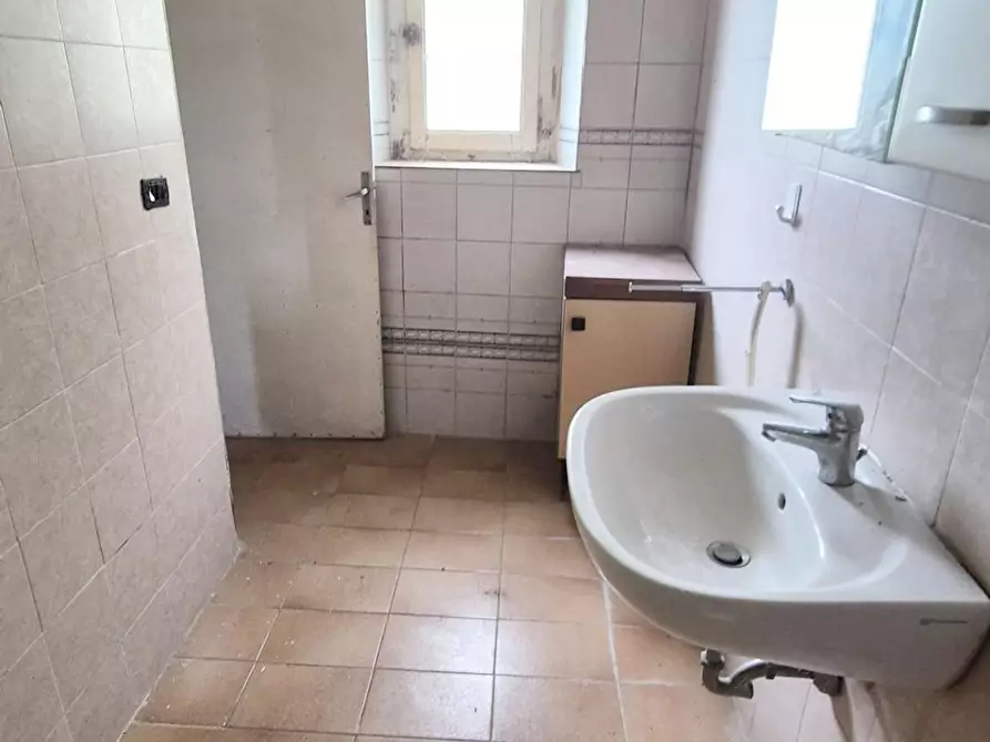 Immagine 23 di Rustico / casale in vendita  a Camaiore