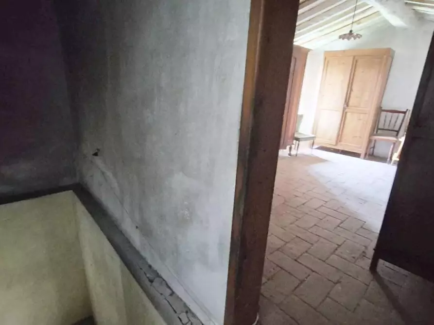 Immagine 24 di Rustico / casale in vendita  a Camaiore
