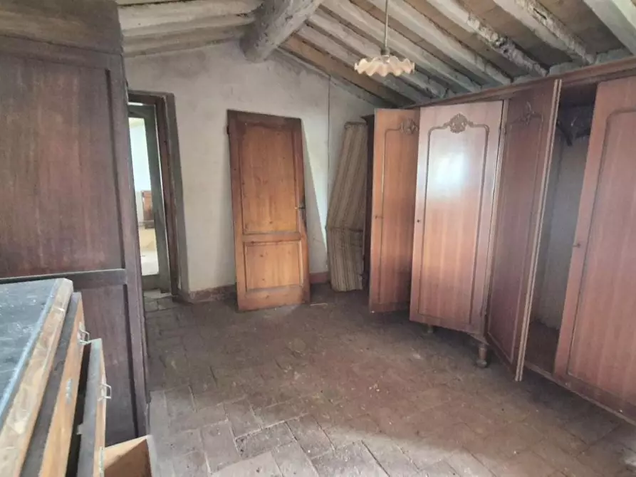 Immagine 28 di Rustico / casale in vendita  a Camaiore