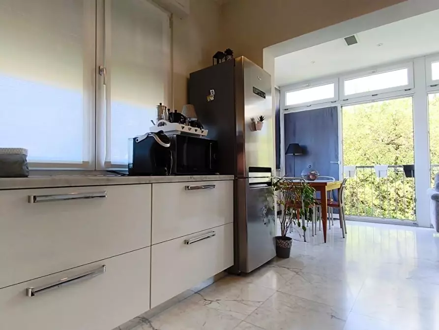 Immagine 2 di Appartamento in vendita  a Carrara