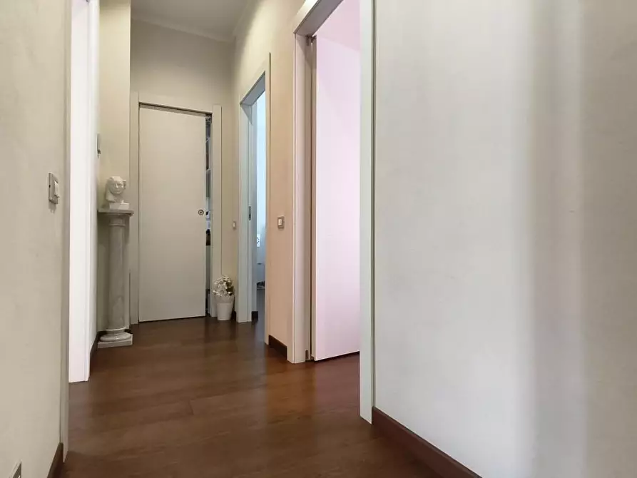Immagine 15 di Appartamento in vendita  a Carrara