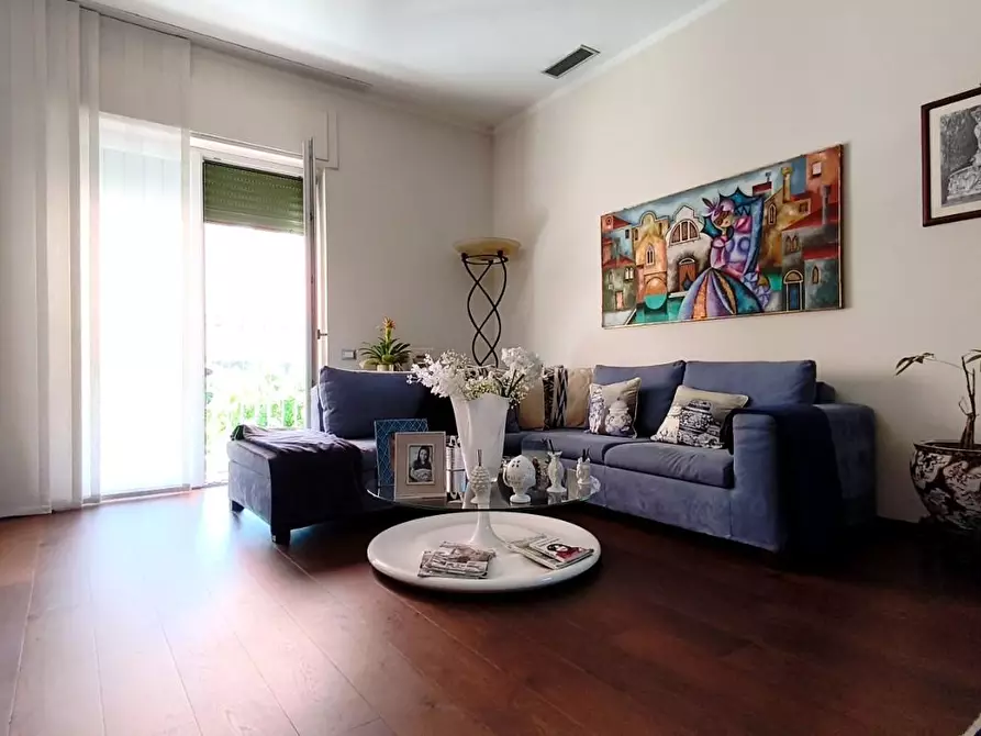 Immagine 7 di Appartamento in vendita  a Carrara