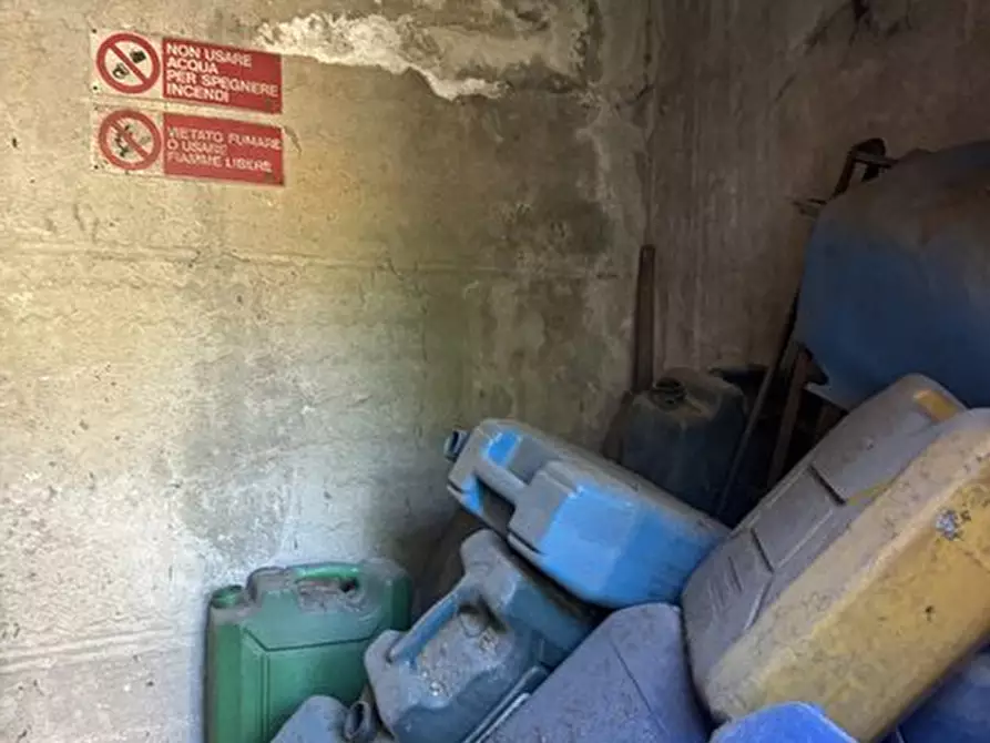 Immagine 28 di Capannone industriale in vendita  a Collegno
