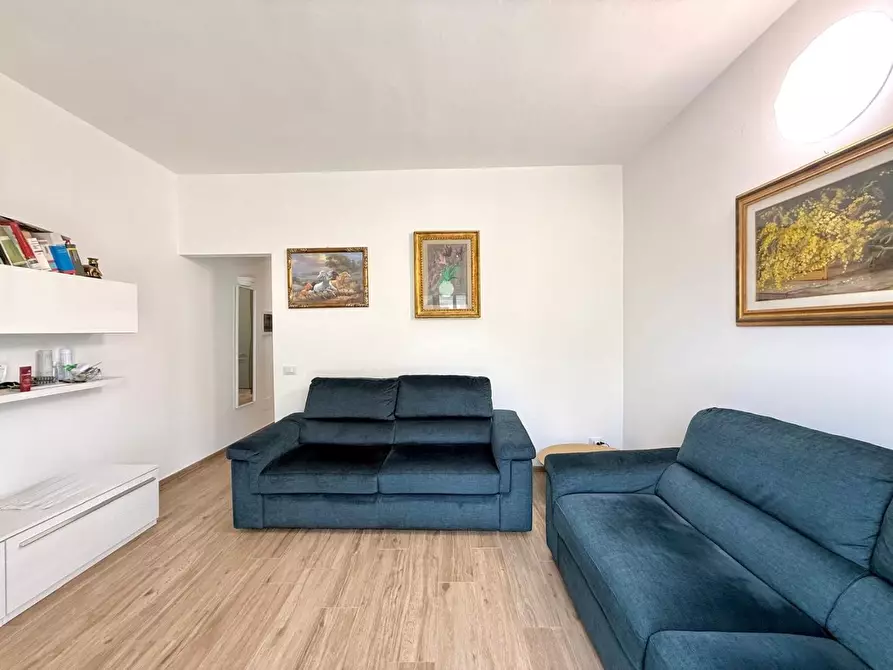 Immagine 2 di Appartamento in vendita  a Camaiore