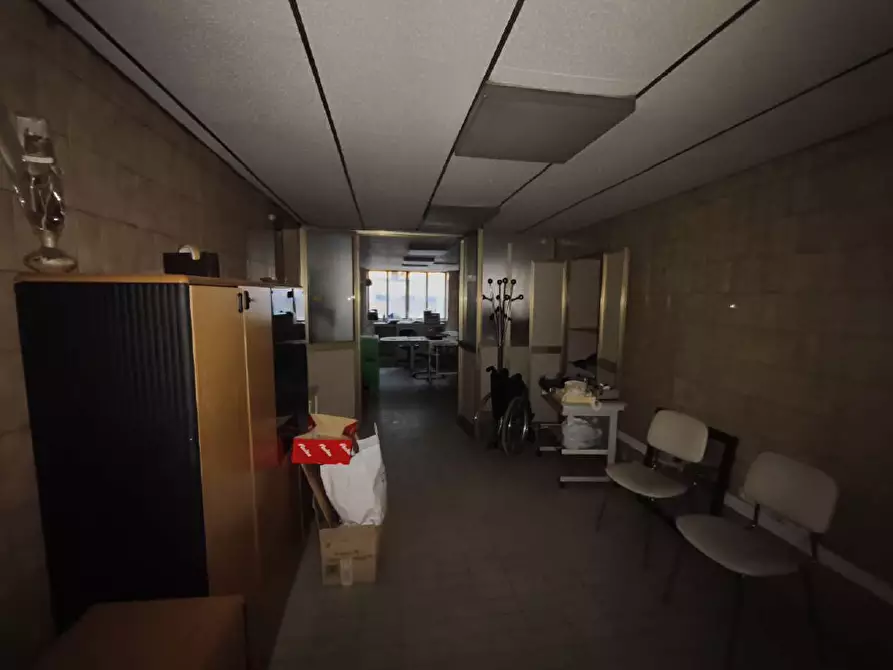 Immagine 5 di Magazzino in vendita  a Torino