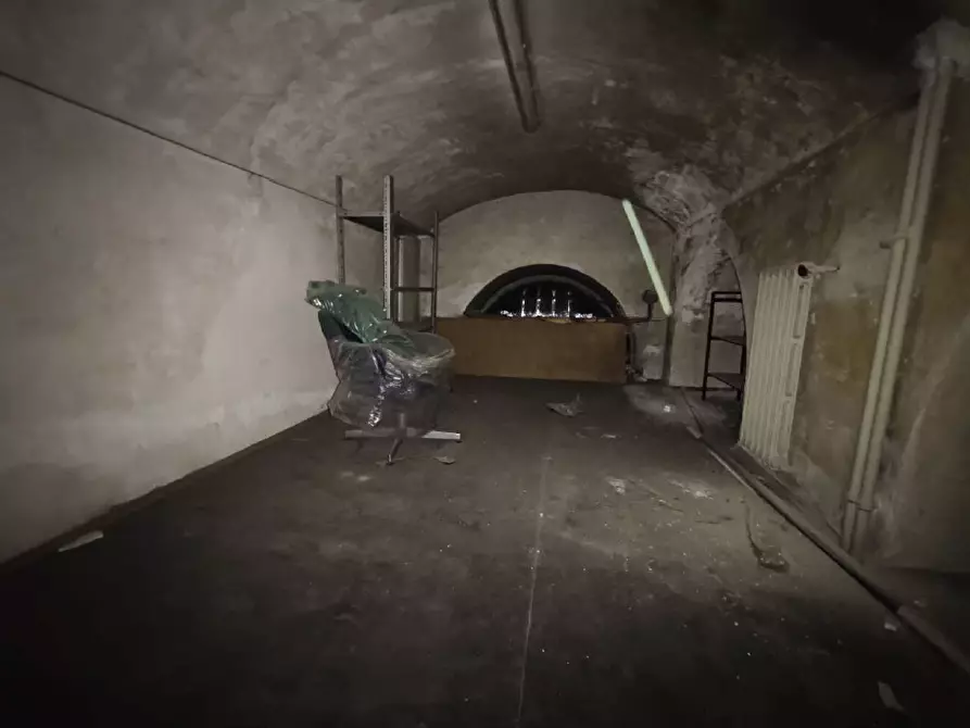 Immagine 8 di Magazzino in vendita  a Torino
