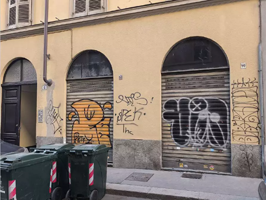 Immagine 4 di Magazzino in vendita  a Torino