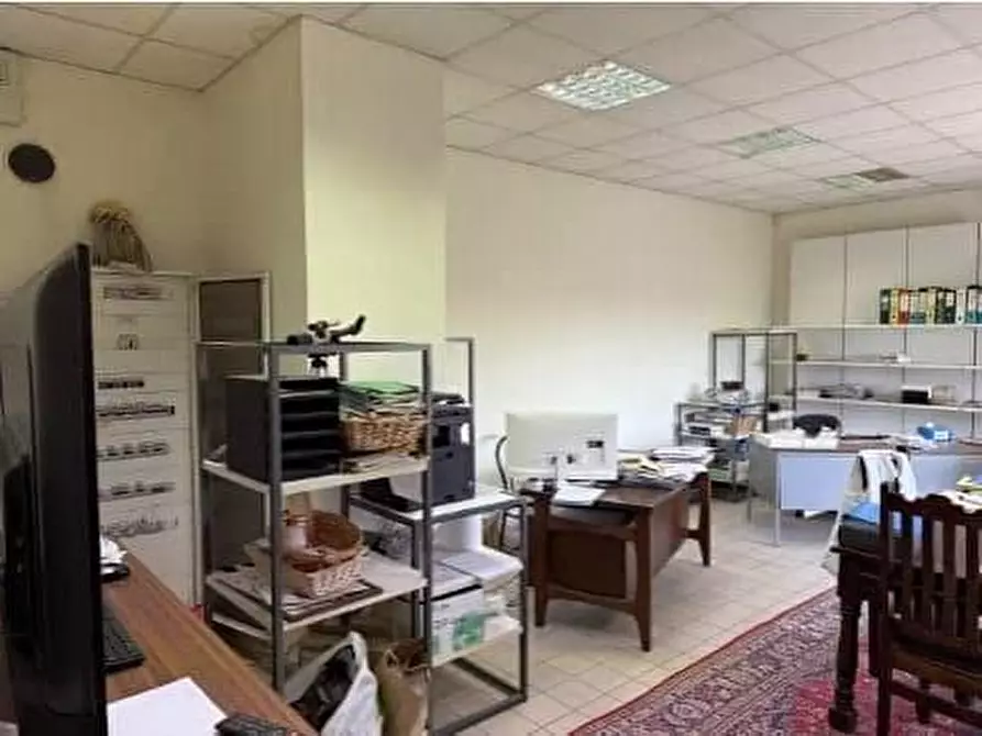 Immagine 19 di Negozio in vendita  a Biandrate
