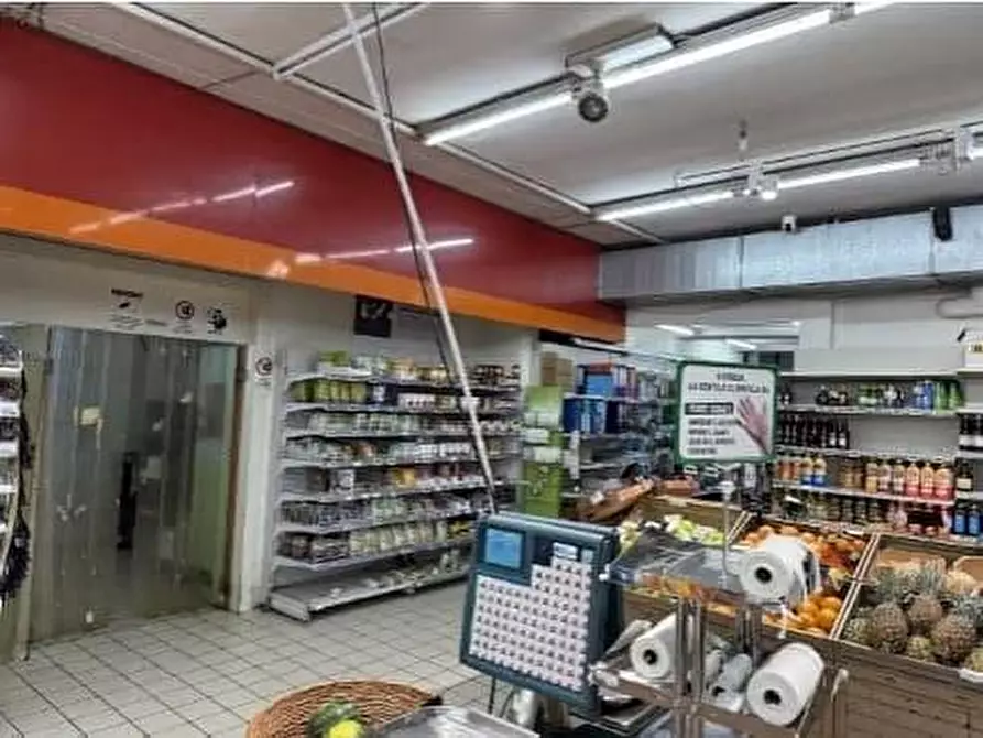 Immagine 6 di Negozio in vendita  a Biandrate