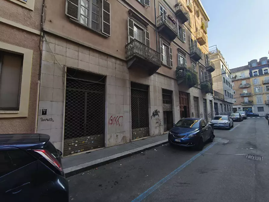 Immagine 1 di Magazzino in vendita  a Torino
