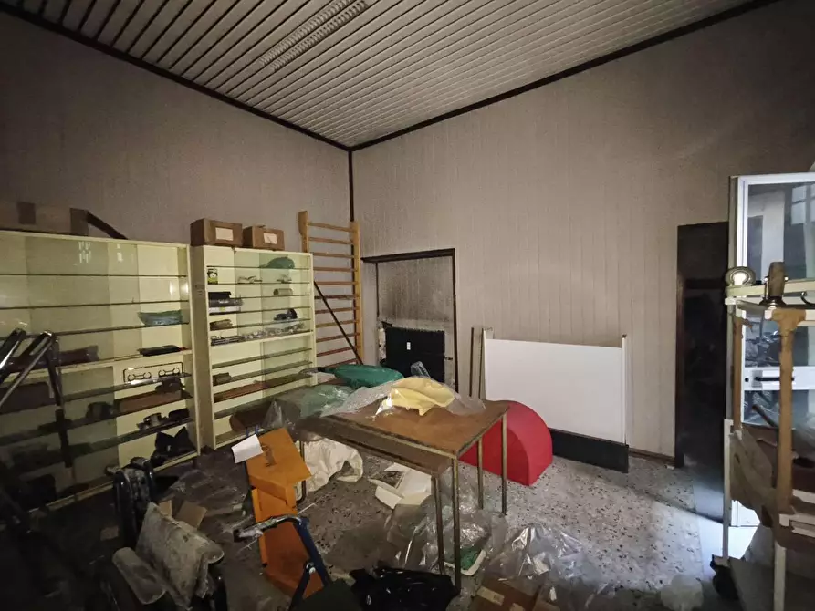Immagine 3 di Magazzino in vendita  a Torino