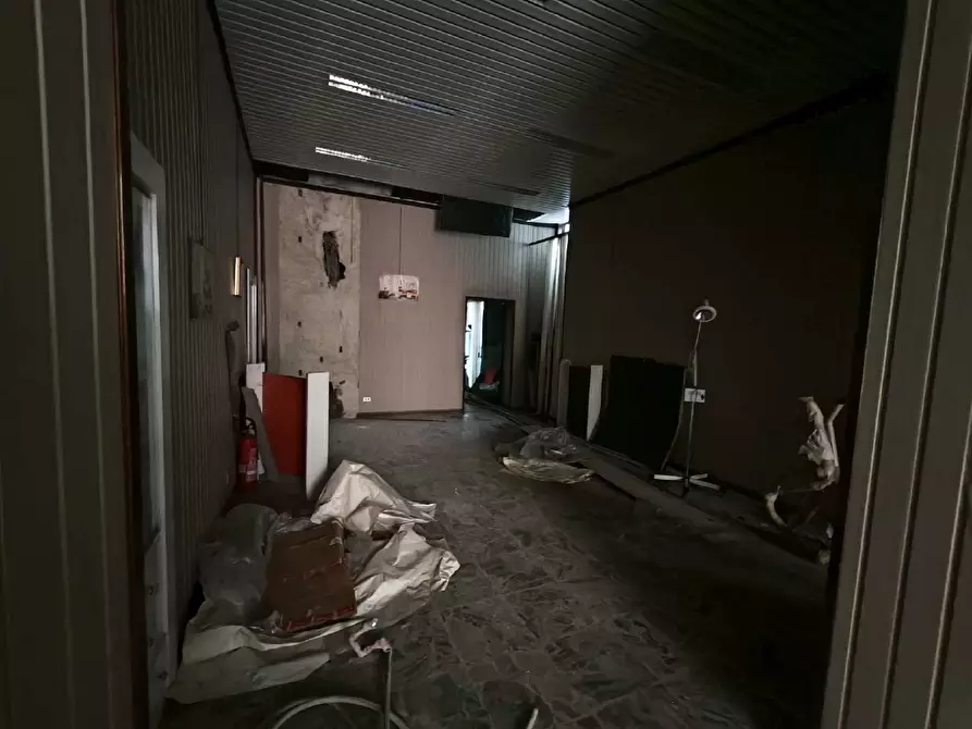 Immagine 7 di Magazzino in vendita  a Torino