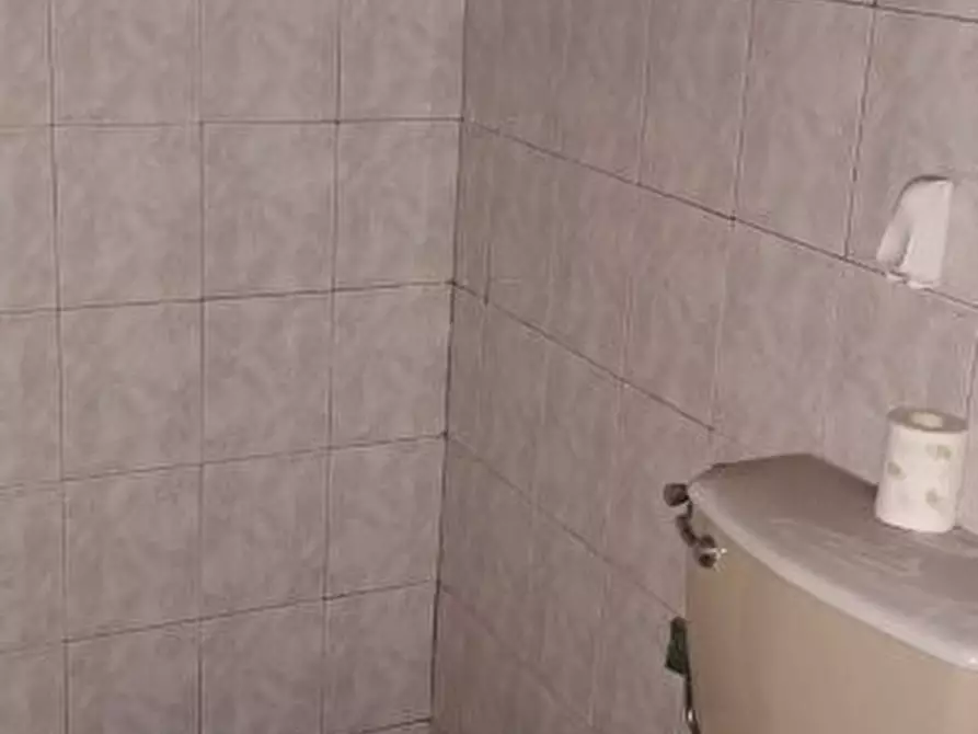 Immagine 5 di Negozio in vendita  a Torino
