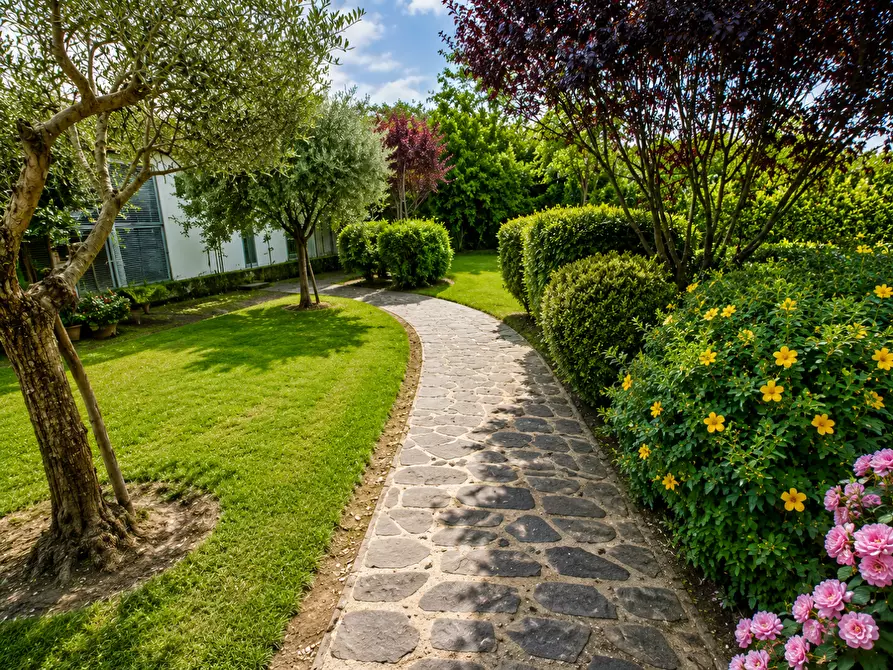 Immagine 33 di Rustico / casale in vendita  a Cascina