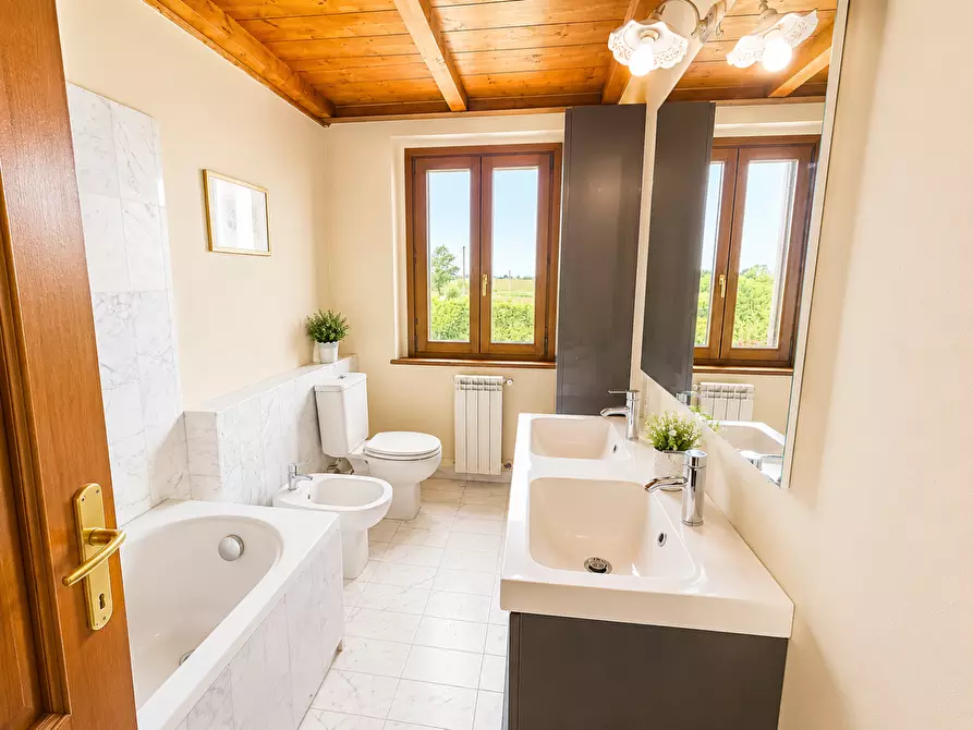Immagine 16 di Rustico / casale in vendita  a Cascina